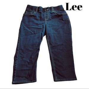 Woman’s Riders by Lee Mid Rise Capri Jeans Large